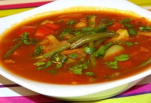 Летний овощной суп со стручковой фасолью