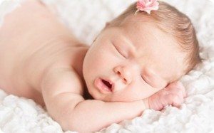 уход за новорожденной девочкой, особенности ухода за новорожденной девочкой