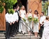Марго Робби стала подружкой невесты на гавайской свадьбе
