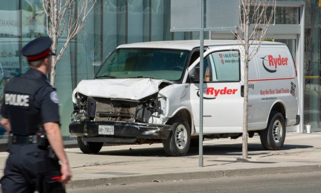 Наезд на пешеходов в Торонто: 10 погибших, 15 пострадавших