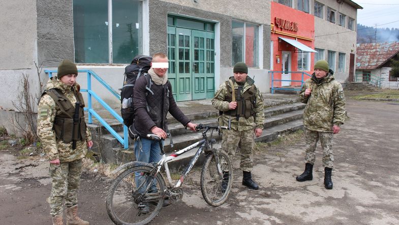 На польской границе задержали немца-велосипедиста, который уверен, что Украина в Шенгенской зоне