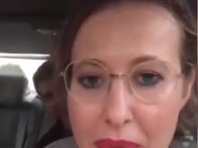 Беременная Собчак подставилась, снимая видео пьяной из салона авто