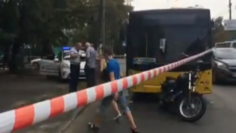 В Киеве мотоциклист расстрелял водителя автобуса