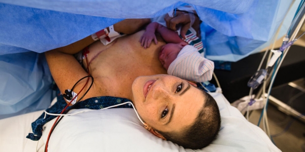 «Самый прекрасный момент в жизни!» Женщина с раком груди родила ребенка