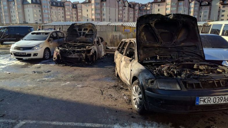 Стало известно, почему на Софиевской Борщаговке сгорели 5 авто