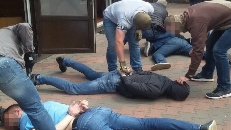 Похищения, вымогательства, отжим бизнеса: под Киевом задержали банду кавказцев. Видео