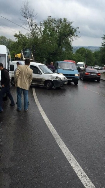 Во Львове в масштабном ДТП столкнулись семь авто