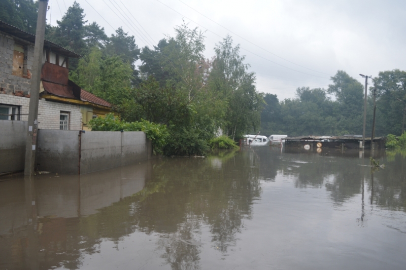 Чернигов затопило: десятки домов в воде, есть пострадавшие