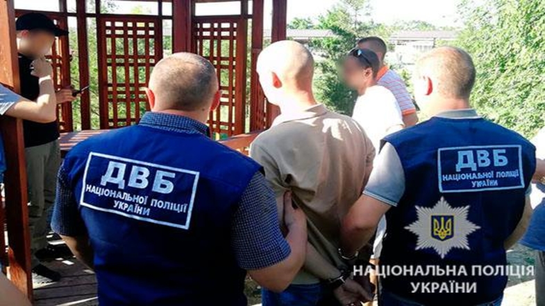 В полиции Киевской области начислили 12 миллионов зарплаты несуществующим копам