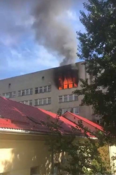 В Ужгороде горела областная больница на БАМе