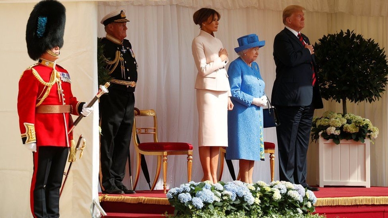 В Британии Трамп успел познакомиться с королевой и поссориться с премьером и прессой
