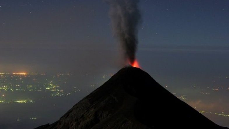 В Папуа-Новой Гвинее эвакуировали тысячи людей из-за извержения вулкана