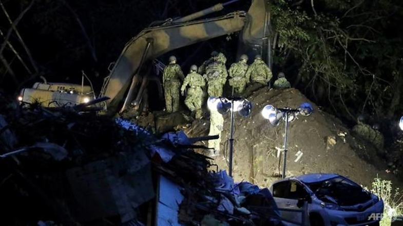 Число погибших из-за землетрясения в Японии увеличилось до 35 человек (ФОТО)