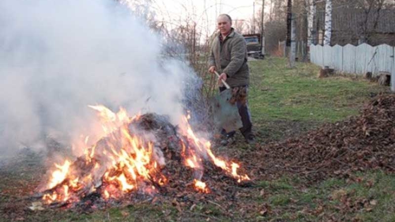 Для обнаружения сжигателей листьев под Киевом пожарные начали использовать дроны