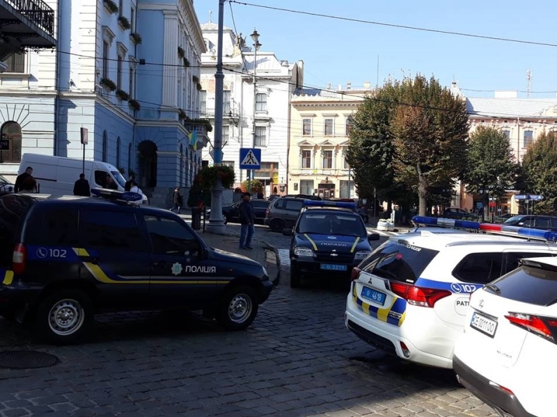 В центре Черновцов произошла перестрелка: есть раненые (ФОТО)