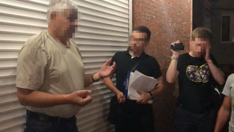 В Черкассах суд арестовал шорты судьи-взяточника