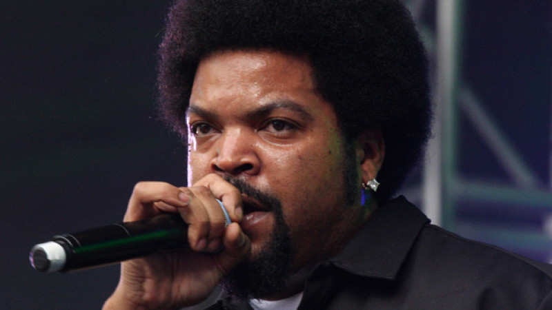 Рэпер Ice Cube и Ева Лонгория станут звездами нового фильма Бекмамбетова